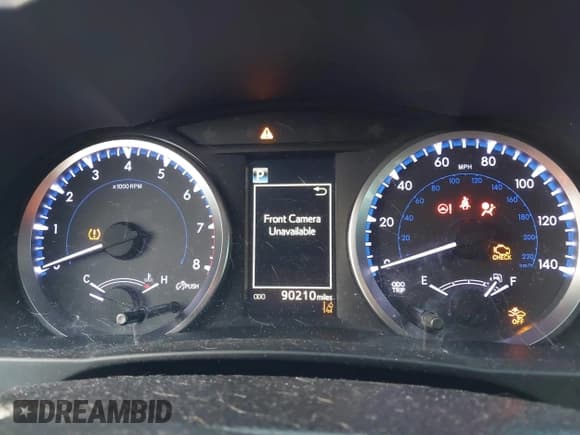 ✅ 2018 Toyota Highlander LE Plus • VIN: 5TDZZRFH1JS254295 • Lot: 43763432. Wystawiony na IAAI z przebiegiem 90 210 mil. Bezpłatny archiwum sprzedaży aukcyjnych z USA i szczegółowy raport historii pojazdu na DreamBid. Zdjęcie 7.