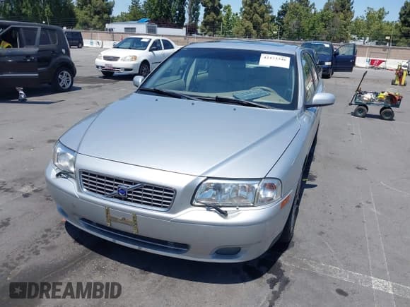 ✅ 2005 Volvo S80 • VIN: YV1TS911451412257 • Lot: 42473346. Listed on IAAI with 125,653 mi. Free auction sales archive from the USA and detailed vehicle history report at DreamBid. Image 6.