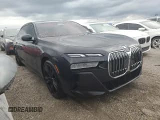 ✅ 2024 BMW i7 xDrive60 • VIN: WBY53EJ0XRCP79376 • Lot: 74859304. Wystawiony na Copart z przebiegiem 12 526 mil. Bezpłatny archiwum sprzedaży aukcyjnych z USA i szczegółowy raport historii pojazdu na DreamBid. Zdjęcie 4.