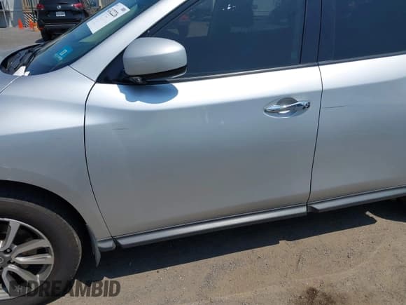 ✅ 2014 Nissan Pathfinder S • VIN: 5N1AR2MMXEC663371 • Lot: 42422226. Wystawiony na IAAI z przebiegiem 141 844 mil. Bezpłatny archiwum sprzedaży aukcyjnych z USA i szczegółowy raport historii pojazdu na DreamBid. Zdjęcie 13.