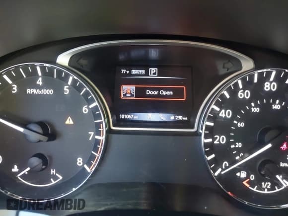 ✅ 2018 Nissan Pathfinder SL • VIN: 5N1DR2MM1JC670197 • Lot: 43409571. Listed on IAAI with 101,067 mi. Free auction sales archive from the USA and detailed vehicle history report at DreamBid. Image 7.