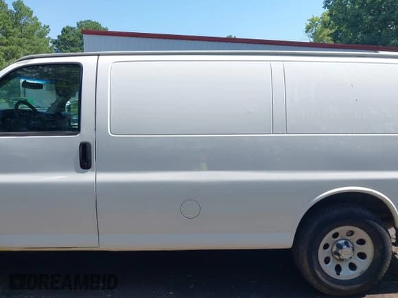 ✅ 2011 Chevrolet Express Cargo • VIN: 1GCSGAFX4B1168817 • Lot: 42650299. Listed on IAAI with 255,483 mi. Free auction sales archive from the USA and detailed vehicle history report at DreamBid. Image 14.