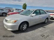 ✅ 2004 Toyota Camry STD • VIN: 4T1BE32K44U820294 • Lot: 85648045. Wystawiony na Copart z przebiegiem 205 697 mil. Bezpłatny archiwum sprzedaży aukcyjnych z USA i szczegółowy raport historii pojazdu na DreamBid. Zdjęcie 1.
