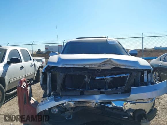 ✅ 2013 GMC Sierra 1500 SLT • VIN: 3GTP2WE78DG323280 • Lot: 41148621. Listed on IAAI with 143,491 mi. Free auction sales archive from the USA and detailed vehicle history report at DreamBid. Image 6.