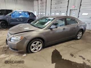 2012 Chevrolet Malibu 1LS с VIN 1G1ZB5E01CF267083, выставлен на аукционе Copart как лот 82617705 с пробегом 130 725 миль миль и На запчасти • Non repairable. История ставок и продаж доступна на DreamBid. Изображение 1.