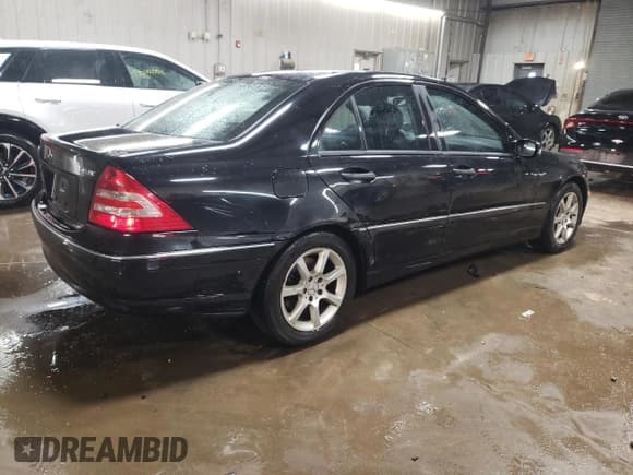 ✅ 2005 Mercedes-Benz C 240 • VIN: WDBRF81J85F591192 • Lot: 47052025. Wystawiony na Copart z przebiegiem 143 191 mil. Bezpłatny archiwum sprzedaży aukcyjnych z USA i szczegółowy raport historii pojazdu na DreamBid. Zdjęcie 3.