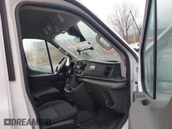 ✅ 2021 Ford Transit Cargo • VIN: 1FTBR2C82MKA29523 • Lot: 41069336. Listed on IAAI with 195,397 mi. Free auction sales archive from the USA and detailed vehicle history report at DreamBid. Image 5.