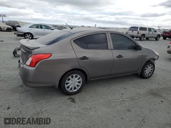 ✅ 2015 Nissan Versa S • VIN: 3N1CN7AP8FL851643 • Lot: 80357725. Wystawiony na Copart z przebiegiem 161 040 mil. Bezpłatny archiwum sprzedaży aukcyjnych z USA i szczegółowy raport historii pojazdu na DreamBid. Zdjęcie 3.