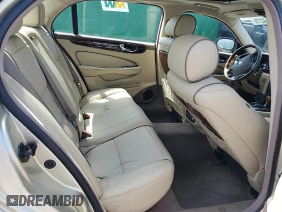 ✅ 2007 Jaguar XJ Vanden Plas • VIN: SAJWA82BX7SH13043 • Lot: 65754275. Wystawiony na Copart z przebiegiem 39 858 mil. Bezpłatny archiwum sprzedaży aukcyjnych z USA i szczegółowy raport historii pojazdu na DreamBid. Zdjęcie 10.