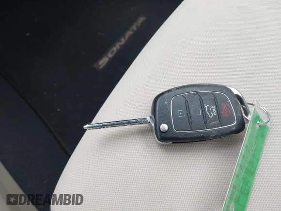 ✅ 2015 Hyundai Sonata Sport • VIN: 5NPE34AF1FH136995 • Lot: 43670248. Wystawiony na IAAI z przebiegiem 112 374 mil. Bezpłatny archiwum sprzedaży aukcyjnych z USA i szczegółowy raport historii pojazdu na DreamBid. Zdjęcie 11.