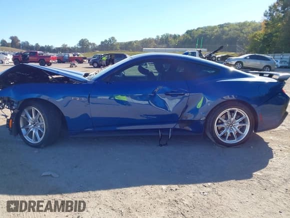 ✅ 2024 Ford Mustang GT Premium • VIN: 1FA6P8CF5R5400324 • Lot: 43446735. Listed on IAAI with 14,391 mi. Free auction sales archive from the USA and detailed vehicle history report at DreamBid. Image 14.