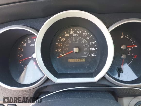 ✅ 2007 Toyota 4Runner SR5 • VIN: JTEZU14R278069189 • Lot: 43303125. Wystawiony na IAAI z przebiegiem 231 782 mil. Bezpłatny archiwum sprzedaży aukcyjnych z USA i szczegółowy raport historii pojazdu na DreamBid. Zdjęcie 7.