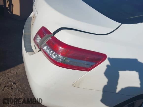 ✅ 2010 Toyota Camry SE • VIN: 4T1BF3EK5AU526116 • Lot: 43818897. Wystawiony na IAAI z przebiegiem 208 237 mil. Bezpłatny archiwum sprzedaży aukcyjnych z USA i szczegółowy raport historii pojazdu na DreamBid. Zdjęcie 6.