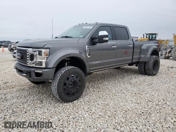 ✅ 2022 Ford F-450 XL • VIN: 1FT8W4DT8NEC09929 • Lot: 46081755. Wystawiony na Copart z przebiegiem 32 915 mil. Bezpłatny archiwum sprzedaży aukcyjnych z USA i szczegółowy raport historii pojazdu na DreamBid. Zdjęcie 1.