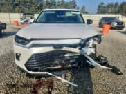 ✅ 2025 Toyota Highlander XLE • VIN: 5TDAAAB51SS080554 • Lot: 81379815. Listed on Copart with 5,643 mi. Free auction sales archive from the USA and detailed vehicle history report at DreamBid. Image 5.