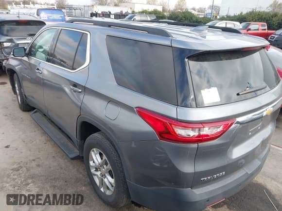 ✅ 2020 Chevrolet Traverse LT Cloth • VIN: 1GNERGKW3LJ224052 • Lot: 43895690. Wystawiony na IAAI z przebiegiem 75 649 mil. Bezpłatny archiwum sprzedaży aukcyjnych z USA i szczegółowy raport historii pojazdu na DreamBid. Zdjęcie 3.