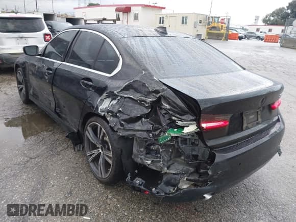 ✅ 2020 BMW 3 Series 330i • VIN: 3MW5R1J05L8B29231 • Lot: 43732694. Wystawiony na IAAI z przebiegiem 59 318 mil. Bezpłatny archiwum sprzedaży aukcyjnych z USA i szczegółowy raport historii pojazdu na DreamBid. Zdjęcie 3.