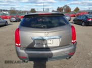 ✅ 2011 Cadillac SRX Luxury Collection • VIN: 3GYFNDEY7BS659832 • Lot: 43642277. Wystawiony na IAAI z przebiegiem 192 904 mil. Bezpłatny archiwum sprzedaży aukcyjnych z USA i szczegółowy raport historii pojazdu na DreamBid. Zdjęcie 15.