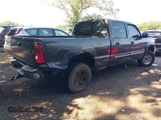 ✅ 2004 Chevrolet Silverado 2500 LS • VIN: 1GCGK23U44F110099 • Lot: 42840123. Wystawiony na IAAI z przebiegiem 176 226 mil. Bezpłatny archiwum sprzedaży aukcyjnych z USA i szczegółowy raport historii pojazdu na DreamBid. Zdjęcie 4.