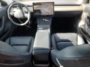 ✅ 2021 Tesla Model 3 Long Range • VIN: 5YJ3E1EB4MF877158 • Lot: 42163455. Wystawiony na Copart z przebiegiem 27 934 mil. Bezpłatny archiwum sprzedaży aukcyjnych z USA i szczegółowy raport historii pojazdu na DreamBid. Zdjęcie 8.