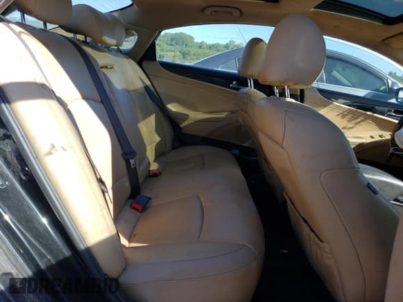 ✅ 2013 Hyundai Sonata SE • VIN: 5NPEC4AC6DH659836 • Lot: 63989914. Listed on Copart with 70,124 mi. Free auction sales archive from the USA and detailed vehicle history report at DreamBid. Image 10.