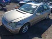 ✅ 2004 Mercedes-Benz C 240 • VIN: WDBRF81J54F456928 • Lot: 43049868. Wystawiony na IAAI z przebiegiem 108 872 mil. Bezpłatny archiwum sprzedaży aukcyjnych z USA i szczegółowy raport historii pojazdu na DreamBid. Zdjęcie 2.
