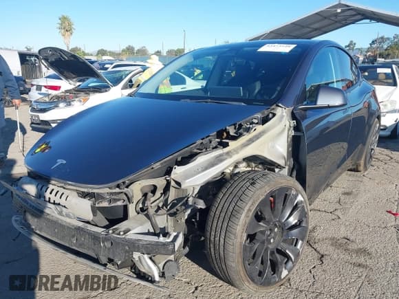 ✅ 2022 Tesla Model Y Performance • VIN: 7SAYGDEF3NF405901 • Lot: 43473548. Listed on IAAI with 23,024 mi. Free auction sales archive from the USA and detailed vehicle history report at DreamBid. Image 20.