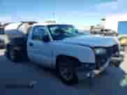 2006 Chevrolet Silverado 1500 Work Truck z VIN 1GCEC14X96Z300344, wystawiony jako Copart lot #45609325 z przebiegiem 109 349 mil mil oraz Szkoda całkowita • Salvage title. Historia ofert i sprzedaży dostępna na DreamBid. Obrazek 4.