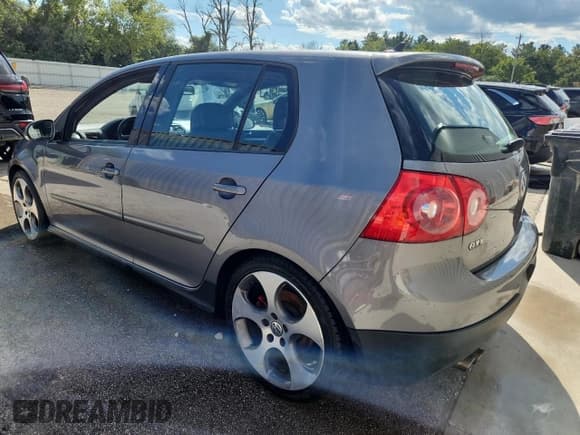 ✅ 2009 Volkswagen Golf GTI • VIN: WVWGV71K79W130750 • Lot: 70213085. Wystawiony na Copart z przebiegiem 219 216 mil. Bezpłatny archiwum sprzedaży aukcyjnych z USA i szczegółowy raport historii pojazdu na DreamBid. Zdjęcie 2.