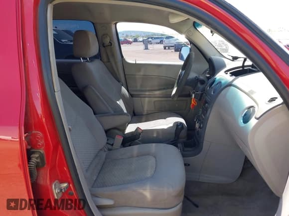 ✅ 2011 Chevrolet HHR 1LT • VIN: 3GNBABFW0BS601490 • Lot: 42085428. Listed on IAAI with 197,601 mi. Free auction sales archive from the USA and detailed vehicle history report at DreamBid. Image 5.