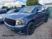 ✅ 2008 Chevrolet Suburban 3LT • VIN: 1GNFC16068R157786 • Лот: 43741637. Опубликован ранее на IAAI с пробегом 199 979 миль. Бесплатный доступ к архиву аукционных продаж из США и подробный отчёт об истории автомобиля на DreamBid. Изображение 2.