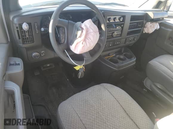 2017 Chevrolet Express Passenger LT с VIN 1GAZGPFG3H1169380, выставлен на аукционе Copart как лот 85080614 с пробегом 42 651 миль миль и Списание • Salvage title. История ставок и продаж доступна на DreamBid. Изображение 8.