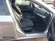 ✅ 2012 Mazda 3 i Touring • VIN: JM1BL1V78C1683205 • Lot: 43753504. Wystawiony na IAAI z przebiegiem 225 748 mil. Bezpłatny archiwum sprzedaży aukcyjnych z USA i szczegółowy raport historii pojazdu na DreamBid. Zdjęcie 5.