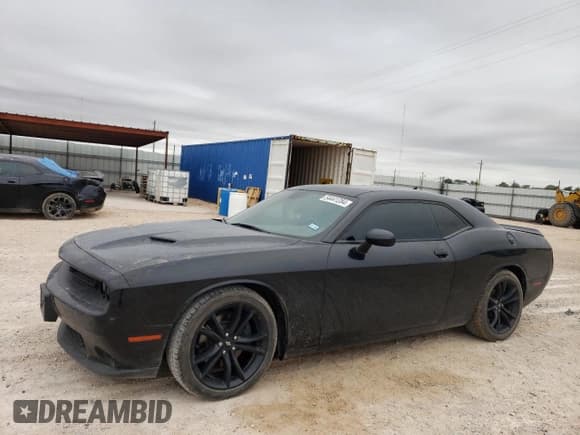✅ 2017 Dodge Challenger SXT • VIN: 2C3CDZAG0HH501256 • Lot: 54441284. Wystawiony na Copart z przebiegiem 101 667 mil. Bezpłatny archiwum sprzedaży aukcyjnych z USA i szczegółowy raport historii pojazdu na DreamBid. Zdjęcie 1.