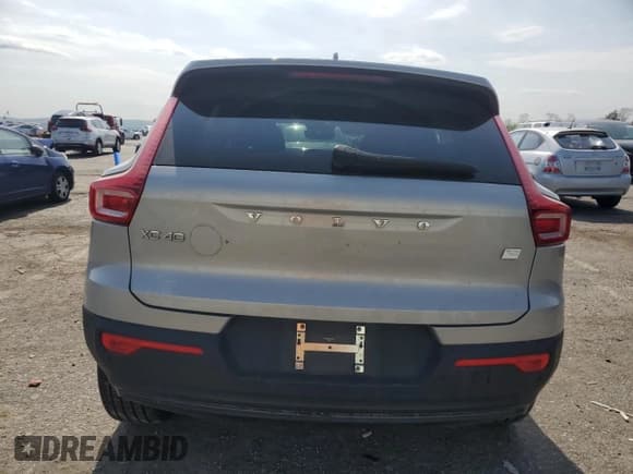 ✅ 2023 Volvo XC40 Plus • VIN: YV4ED3UW6P2069880 • Лот: 55422285. Опубликован ранее на Copart с пробегом 44 986 миль. Бесплатный доступ к архиву аукционных продаж из США и подробный отчёт об истории автомобиля на DreamBid. Изображение 6.
