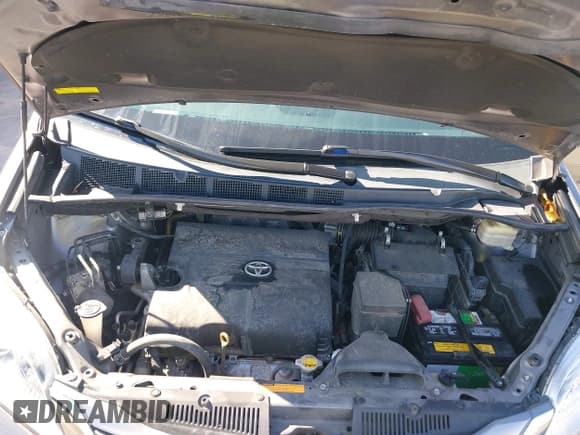 ✅ 2016 Toyota Sienna XLE • VIN: 5TDYK3DC7GS721667 • Lot: 41400702. Listed on IAAI with 85,188 mi. Free auction sales archive from the USA and detailed vehicle history report at DreamBid. Image 10.