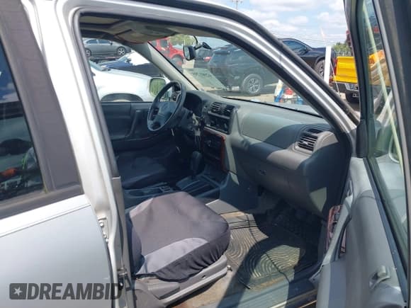 ✅ 2001 Honda Passport LX • VIN: 4S6CK58W814404920 • Lot: 42901295. Listed on IAAI with 206,857 mi. Free auction sales archive from the USA and detailed vehicle history report at DreamBid. Image 5.