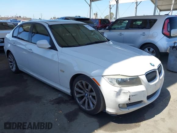 ✅ 2011 BMW 3 Series 328i • VIN: WBAPH5G54BNM71450 • Lot: 42282078. Listed on IAAI with 173,314 mi. Free auction sales archive from the USA and detailed vehicle history report at DreamBid. Image 1.