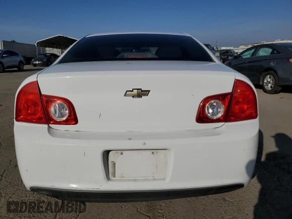 ✅ 2011 Chevrolet Malibu 1FL • VIN: 1G1ZA5E11BF286307 • Lot: 84662474. Listed on Copart with 173,110 mi. Free auction sales archive from the USA and detailed vehicle history report at DreamBid. Image 6.