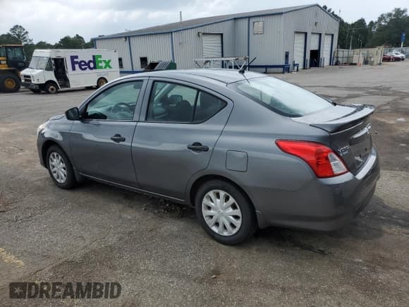 ✅ 2017 Nissan Versa S Plus • VIN: 3N1CN7AP5HL904186 • Лот: 61737115. Опубликован ранее на Copart с пробегом 128 912 миль. Бесплатный доступ к архиву аукционных продаж из США и подробный отчёт об истории автомобиля на DreamBid. Изображение 2.