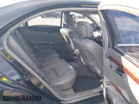 ✅ 2007 Mercedes-Benz S 600 • VIN: WDDNG76X27A060628 • Lot: 43915753. Listed on IAAI with 169,115 mi. Free auction sales archive from the USA and detailed vehicle history report at DreamBid. Image 8.