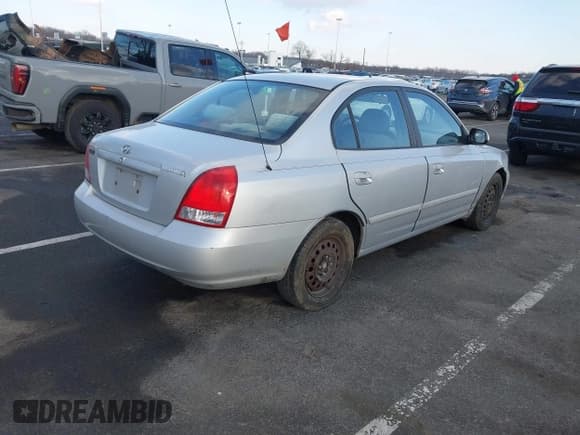 ✅ 2003 Hyundai Elantra GLS • VIN: KMHDN45D93U701294 • Lot: 41357640. Wystawiony na IAAI z przebiegiem 248 029 mil. Bezpłatny archiwum sprzedaży aukcyjnych z USA i szczegółowy raport historii pojazdu na DreamBid. Zdjęcie 4.