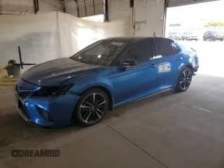 2020 Toyota Camry XSE with VIN 4T1K61AK3LU335453, listed as a Copart auction lot 80260405 with 89,788 mi miles and Salvage title. Bid and sale history available at DreamBid. Image 1.