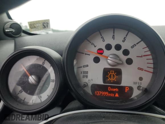 ✅ 2012 MINI Convertible S • VIN: WMWZP3C50CT249815 • Лот: 61056795. Опубликован ранее на Copart с пробегом 137 999 миль. Бесплатный доступ к архиву аукционных продаж из США и подробный отчёт об истории автомобиля на DreamBid. Изображение 9.