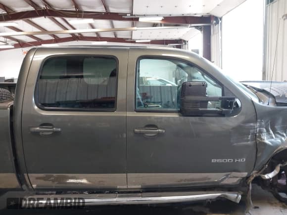 ✅ 2011 Chevrolet Silverado 2500HD LTZ • VIN: 1GC1KYC83BF192822 • Lot: 42508183. Listed on IAAI with 81,195 mi. Free auction sales archive from the USA and detailed vehicle history report at DreamBid. Image 14.