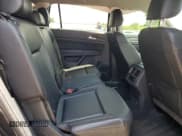 ✅ 2019 Volkswagen Atlas SE • VIN: 1V2WR2CA0KC546619 • Lot: 56296225. Listed on Copart with 105,777 mi. Free auction sales archive from the USA and detailed vehicle history report at DreamBid. Image 11.