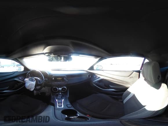 ✅ 2019 Chevrolet Camaro 1LT • VIN: 1G1FB3DXXK0127668 • Lot: 41226259. Wystawiony na IAAI z przebiegiem 132 555 mil. Bezpłatny archiwum sprzedaży aukcyjnych z USA i szczegółowy raport historii pojazdu na DreamBid. Zdjęcie 18.