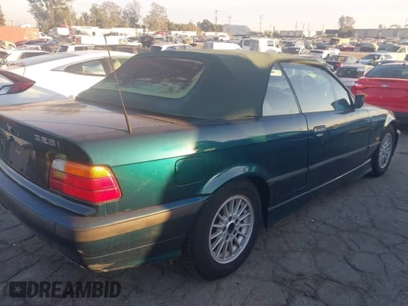 ✅ 1997 BMW 3 Series 328i • VIN: WBABK8321VEY86030 • Lot: 43826851. Listed on IAAI with 147,286 mi. Free auction sales archive from the USA and detailed vehicle history report at DreamBid. Image 4.