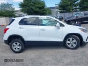 ✅ 2020 Chevrolet Trax LT • VIN: KL7CJPSB0LB057547 • Lot: 42302289. Wystawiony na IAAI z przebiegiem 46 590 mil. Bezpłatny archiwum sprzedaży aukcyjnych z USA i szczegółowy raport historii pojazdu na DreamBid. Zdjęcie 13.