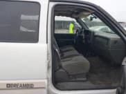 ✅ 2004 Chevrolet Silverado 1500 LS • VIN: 2GCEK13T341408143 • Lot: 43767693. Wystawiony na IAAI z przebiegiem Nie podano. Bezpłatny archiwum sprzedaży aukcyjnych z USA i szczegółowy raport historii pojazdu na DreamBid. Zdjęcie 5.